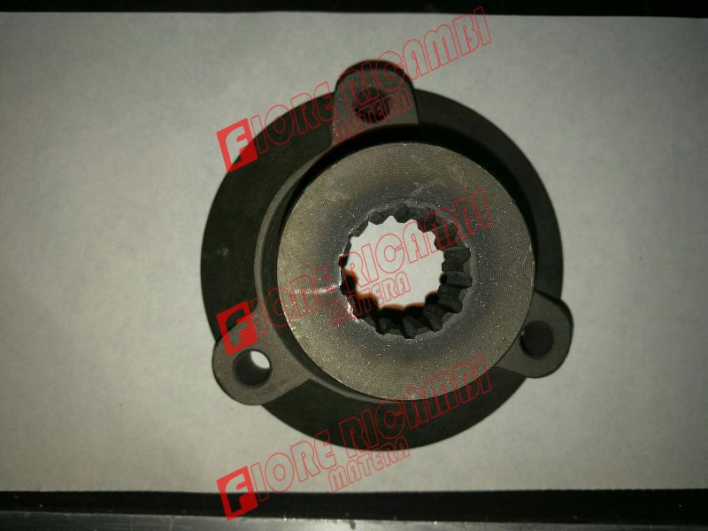1425497M2 - FLANGIA 3 FORI